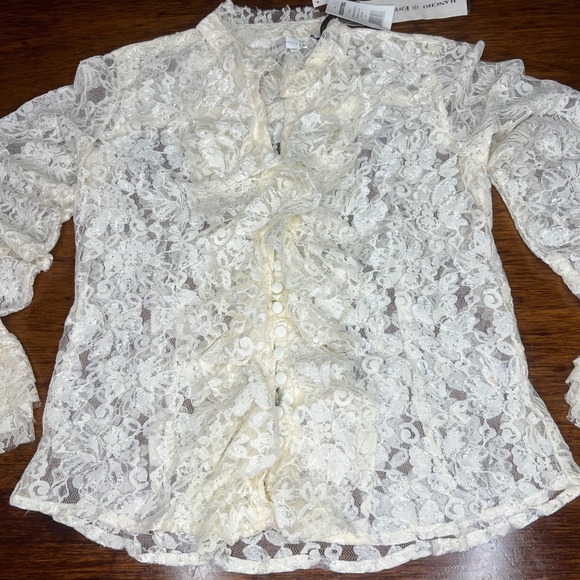 Tops - Lace Ruffle‎ Floral Button down rancho estancia M